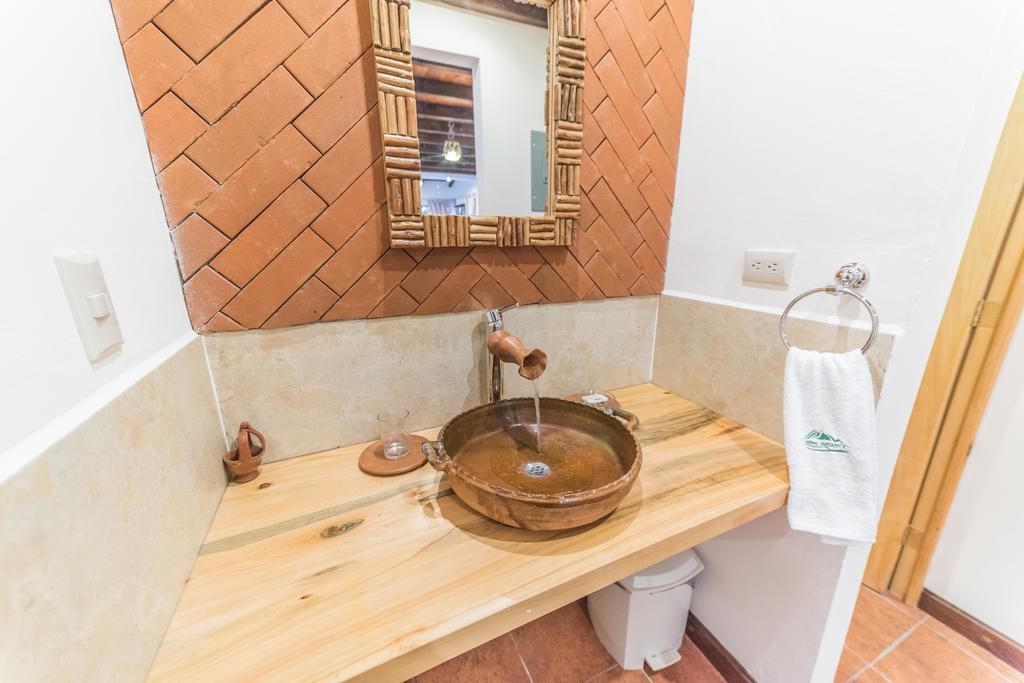 Villas Jucanya Super Higienizadas Panajachel Oda fotoğraf