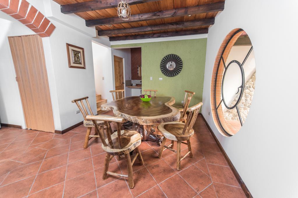 Villas Jucanya Super Higienizadas Panajachel Oda fotoğraf