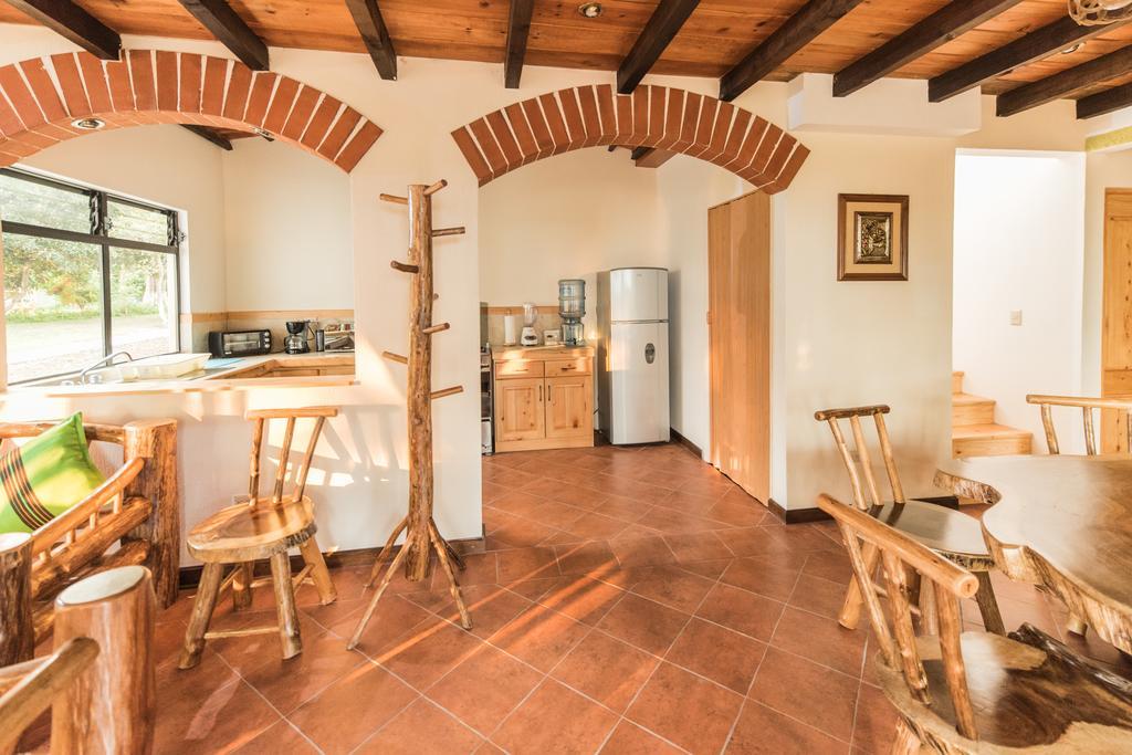 Villas Jucanya Super Higienizadas Panajachel Oda fotoğraf