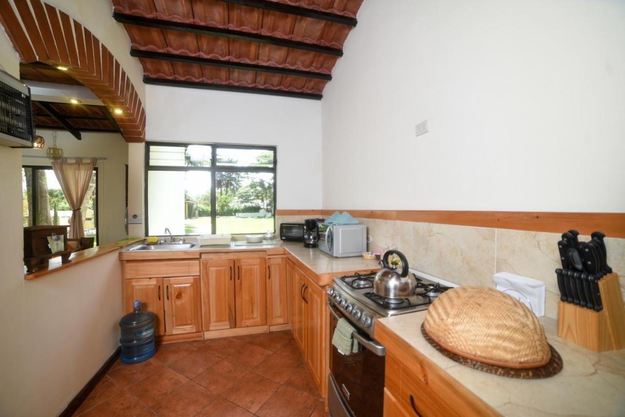 Villas Jucanya Super Higienizadas Panajachel Dış mekan fotoğraf